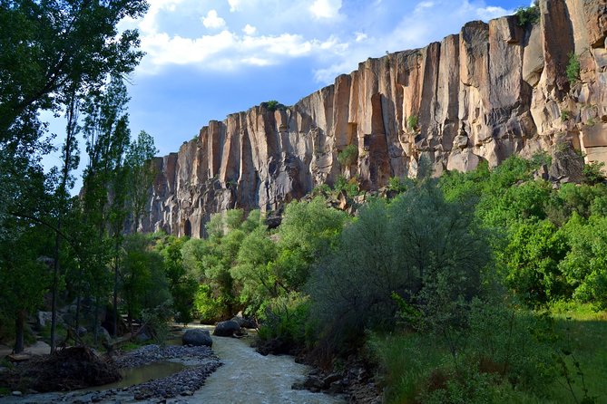 Full-Day Tour in Cappadocia with Ihlara Hiking and Underground City - Kaymakli Underground City, the day’s most unusual stop