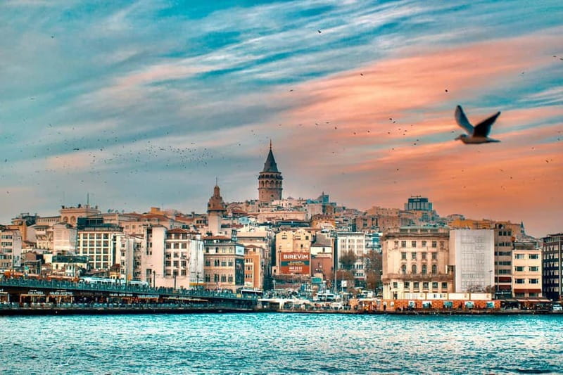 Galata Tower: Skip-the-Line Ticket with Audio or Guided Tour - The 360-degree view from the top