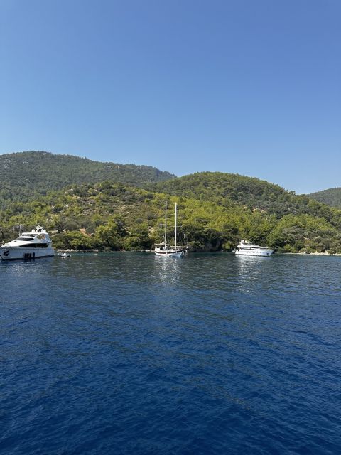 Gocek: Yacht Trip and 12 Island Full-Day Tour with Lunch - Lunch, drinks, and the family-run feel