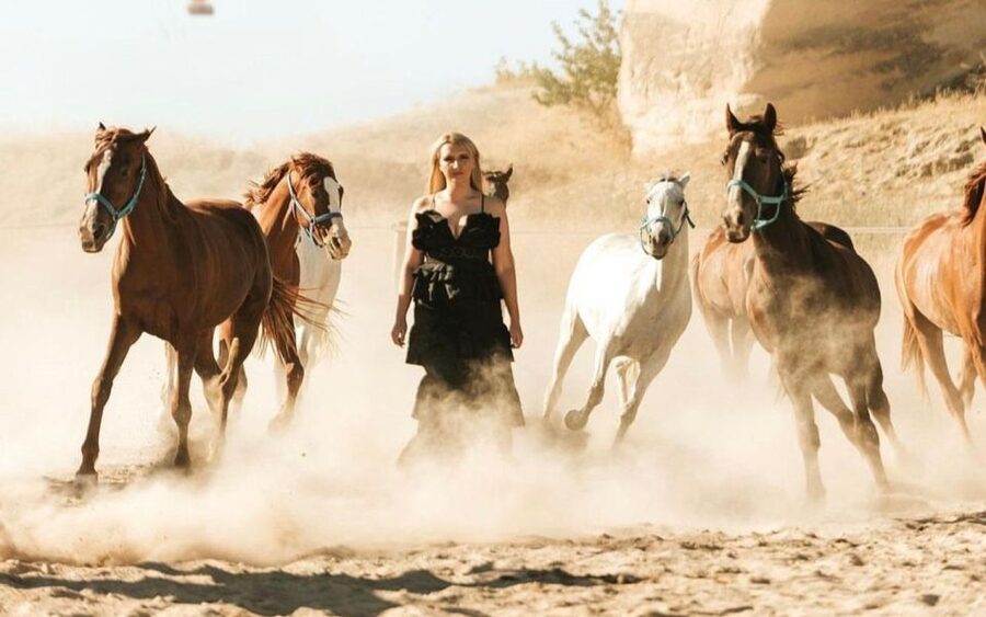 Goreme: Cappadocia Horse Riding Tour with Transfers - Meeting the horses and getting comfortable