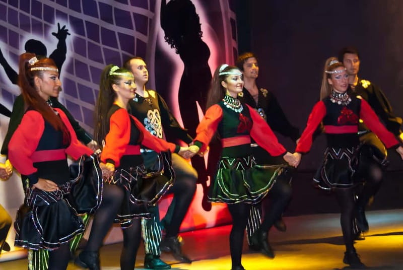 Göreme: Dinner and Folk Show at a Cave Restaurant - A cave restaurant sets the mood