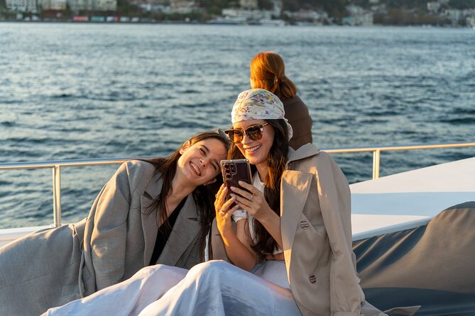 Guided Bosphorus Afternoon Cruise on Luxury Yacht - Anadoluhisarı and Beylerbeyi on the Asian side