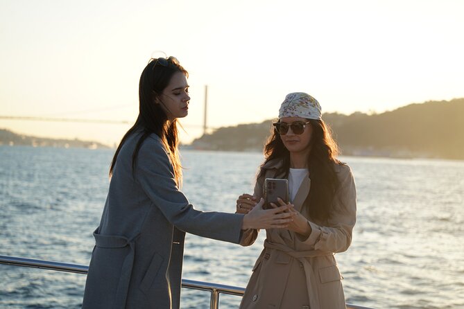 Guided Bosphorus Afternoon Cruise on Yacht - Ottoman hunting lodge and Beylerbeyi Palace