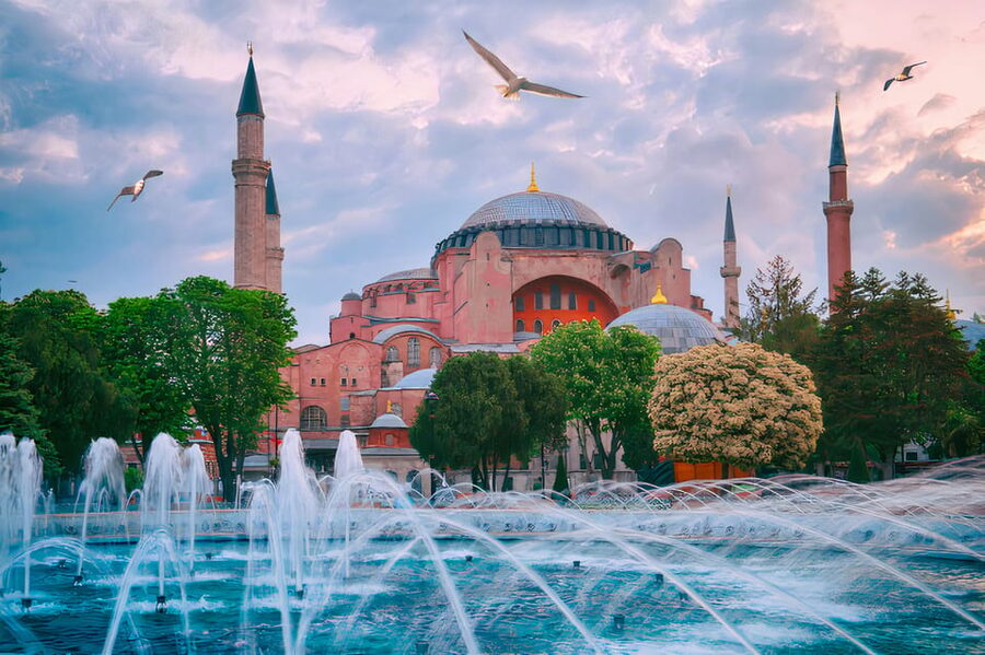 Istanbul: 1 or 2-Day Private Guided Tour with Hotel Transfer - Day two shifts from spices to the Bosphorus