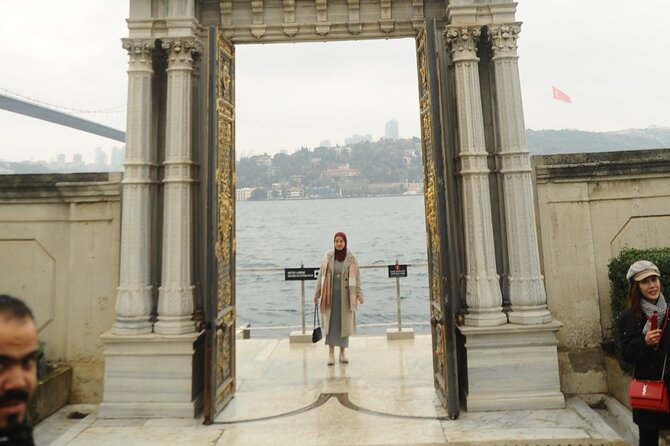 Istanbul: 2 Continents of Bosphorus ( Boat & Lunch ) - Bridges, fortresses, and waterfront mansions