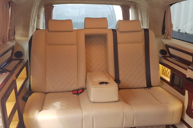 Istanbul Airport Transfer - Round Trip - Finding the meeting point at Istanbul Airport
