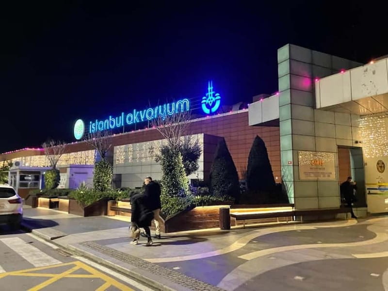 Istanbul: Aquarium Ticket with Shuttle Bus from Sultanahmet - The 1.2-kilometer route through global habitats