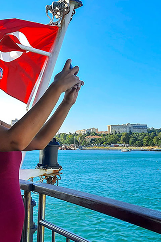 Istanbul: Asian Side Walking Tour with Ferry Ride - Antiques, umbrellas, bars, and the nostalgic tram