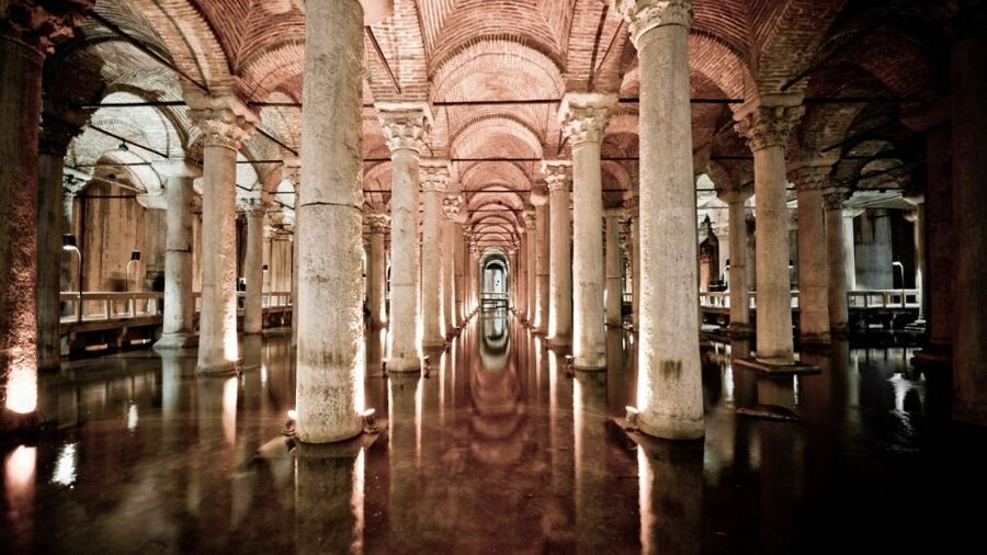 Istanbul: Basilica Cistern Skip-the-line Entry & Guided Tour - Finding the Medusa heads and other details