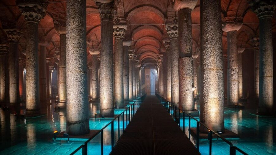 Istanbul: Basilica Cistern Skip-the-line Entry & Guided Tour - Entering the Basilica Cistern without the usual wait