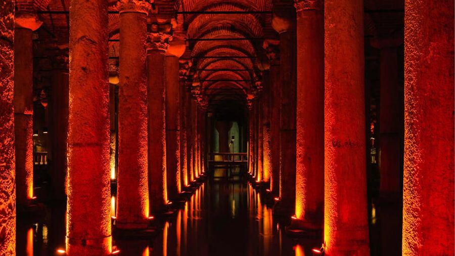 Istanbul: Basilica Cistern Skip-the-Ticket-Line Guided Tour - Entering Istanbul’s underground cistern