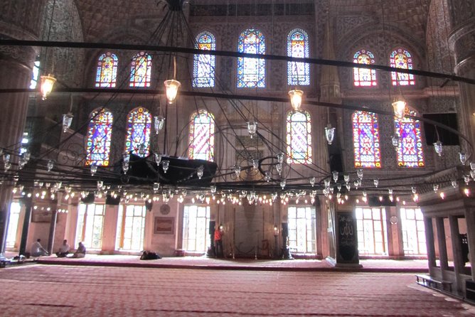 Istanbul: Blue Mosque & Hagia Sophia Small-Group Tour with ticket - Hagia Sophia and its unusual blend of faiths