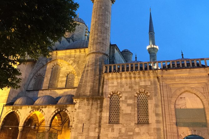 Istanbul: Blue Mosque & Hagia Sophia Small-Group Tour with ticket - Clothing, closures, and other practical details