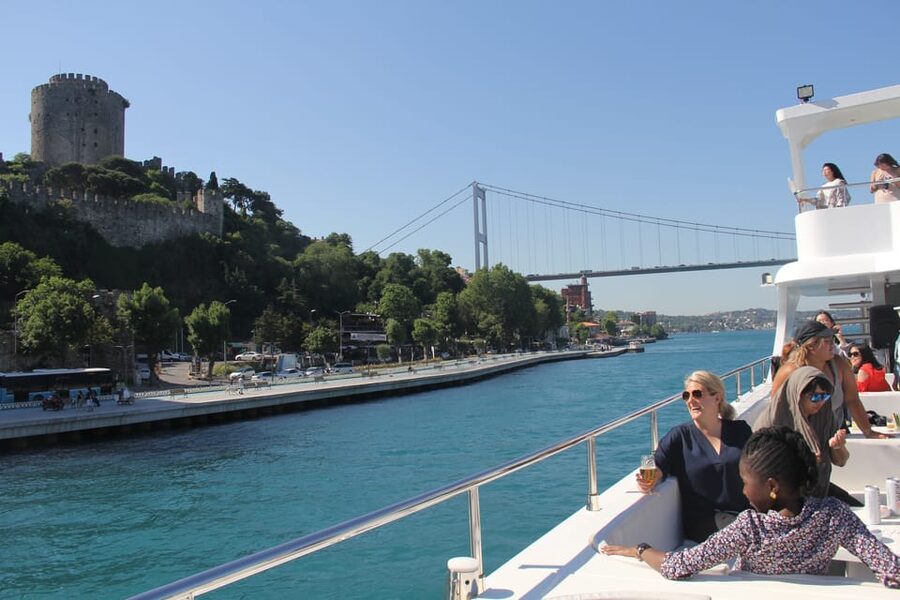 Istanbul: Bosphorus and Black Sea Cruise with Lunch - Key points at a glance
