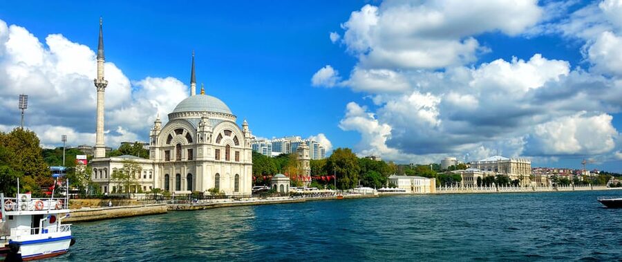 Istanbul: Bosphorus and Black Sea Cruise with Lunch - Dolmabahce to Ortakoy: Istanbul’s grand waterfront