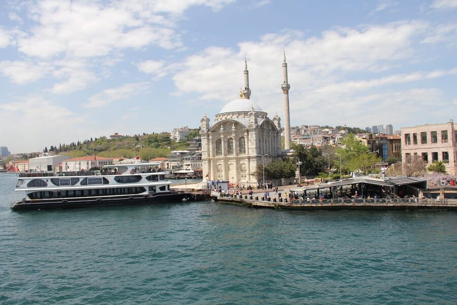 Istanbul: Bosphorus and Black Sea Cruise with Lunch - The return past the Asian shore