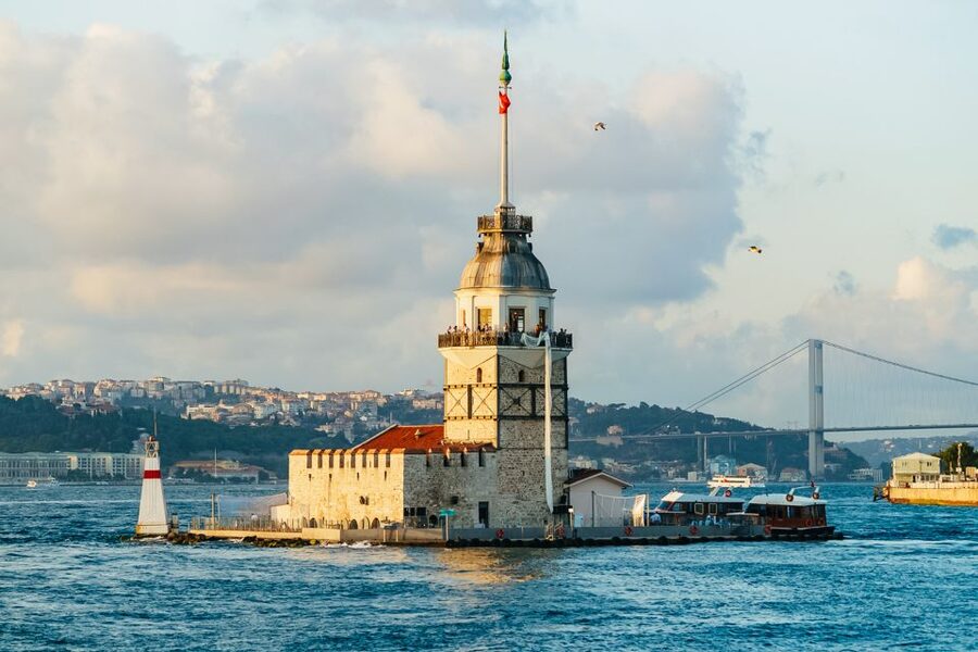 Istanbul: Bosphorus Cruise w/Audio Guide and Sunset Option - Maiden’s Tower and the return across the water