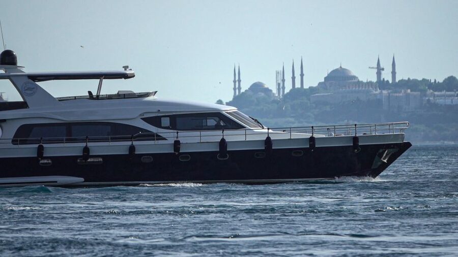 Istanbul: Bosphorus Cruise with Stopover on the Asian Side - Rumeli Fortress and the second Bosphorus bridge