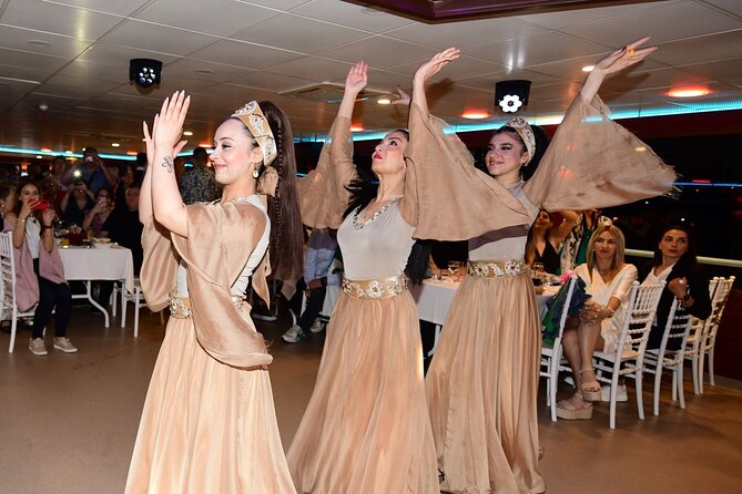 Istanbul Bosphorus Dinner Cruise with Drinks and Shows - Dinner, drinks, and what to expect at the table