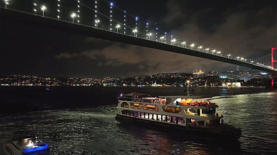 Istanbul: Bosphorus Dinner Cruise with Drinks & Turkish Show - Key points before you book