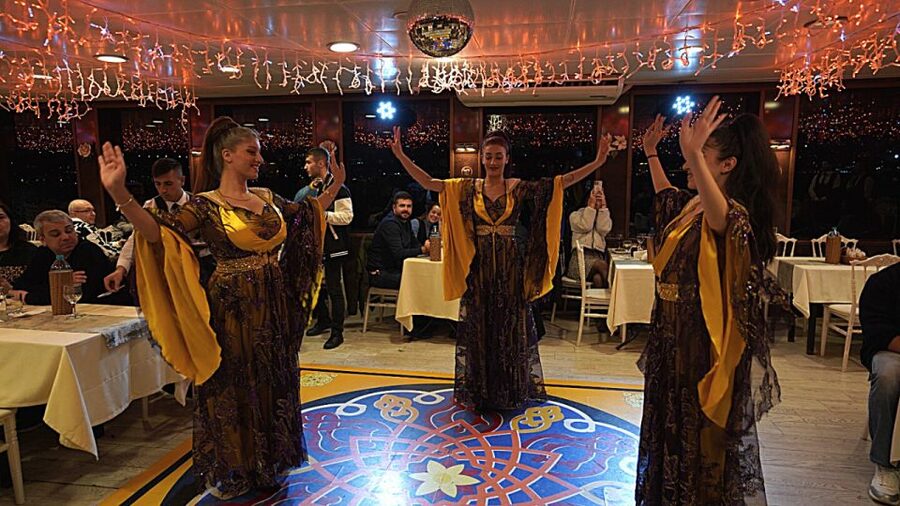 Istanbul: Bosphorus Dinner Cruise with Drinks & Turkish Show - Who will enjoy this cruise most