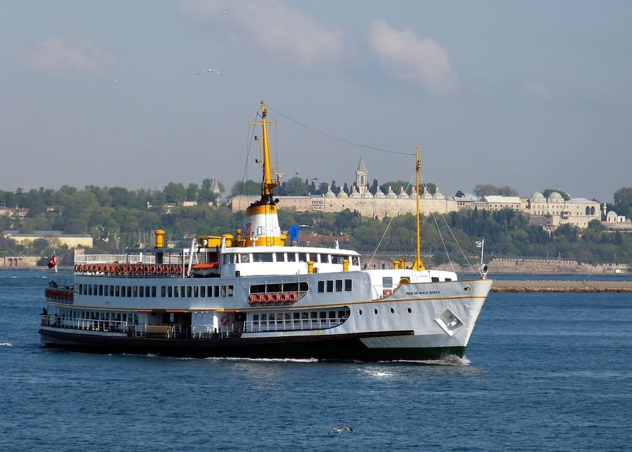 Istanbul: Bosphorus Dinner Cruise with Private Table & Show - The stage program: Turkish dance, flamenco, and a DJ