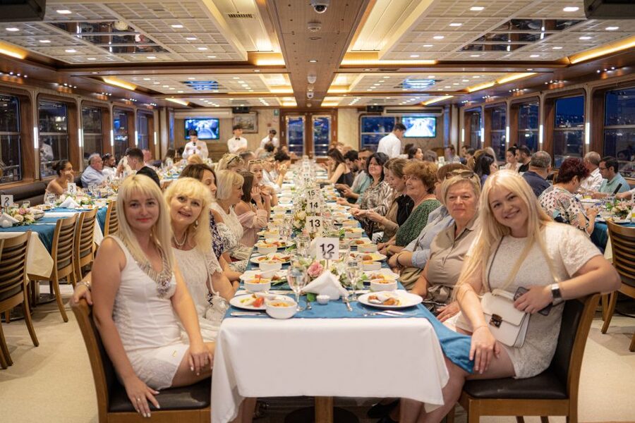 Istanbul: Bosphorus Dinner Cruise with Turkish Night Show - Who will get the most from this cruise?