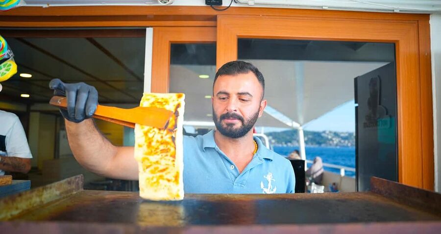 Istanbul: Bosphorus & Golden Horn Cruise Daytime or Sunset - Why this $9 cruise makes sense in Istanbul