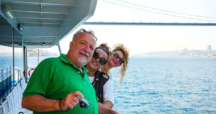 Istanbul: Bosphorus & Golden Horn Cruise Daytime or Sunset - Daylight or 6:30 PM sunset?