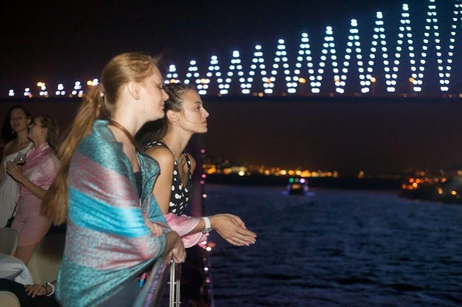 Istanbul: Bosphorus Night Dinner Cruise with Private Table - The evening show, from folk music to belly dancing