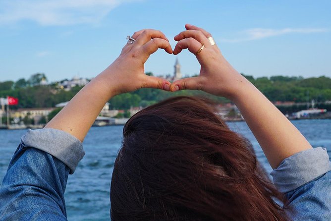 Istanbul Bosphorus Sightseeing Cruise - Shared seating and the best place to look
