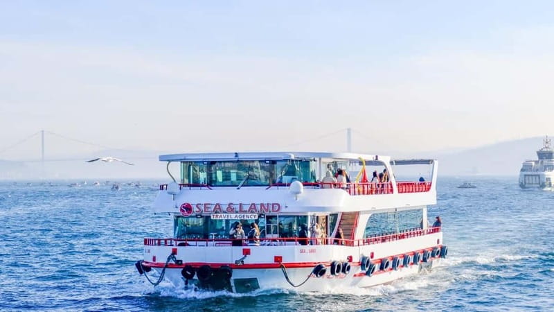 Istanbul: Bosphorus Sightseeing Cruise Tour with Audio Guide - Why the Bosphorus is the best place to begin