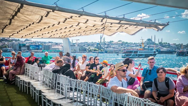 Istanbul: Bosphorus Sightseeing Cruise Tour with Audio Guide - Tea, seating, Wi-Fi, and onboard comfort