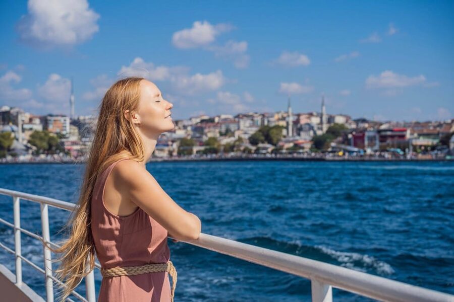 Istanbul: Bosphorus Strait Sightseeing Cruise & Audio Guide - Why the Bosphorus is the right place to start