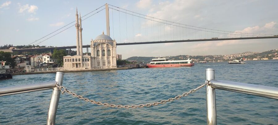 Istanbul: Bosphorus Sunset Cruise on Yacht with Live Guide - Rumeli Fortress and the second bridge