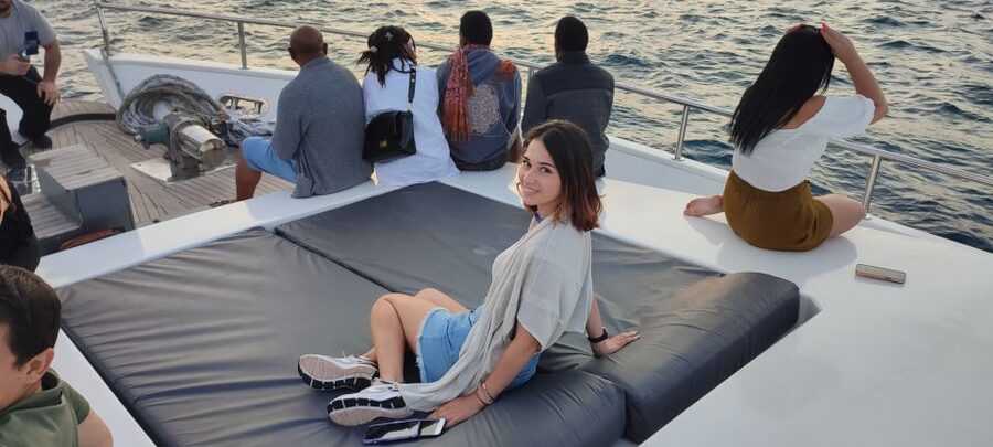 Istanbul: Bosphorus Sunset Cruise on Yacht with Live Guide - The Asian side: Anadolu Hisarı and Küçüksu Palace