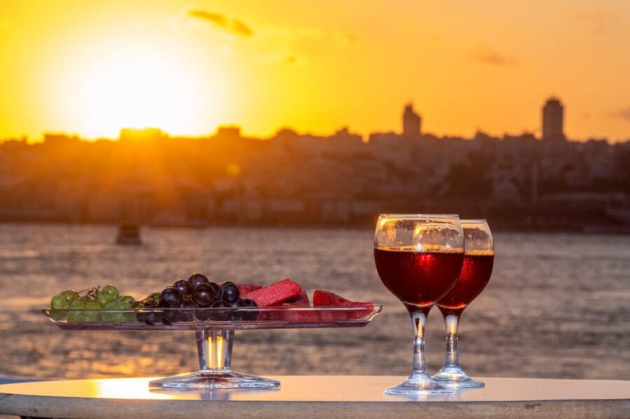 Istanbul: Bosphorus Sunset Cruise with Drinks & Snack - Bebek and Rumeli Fortress