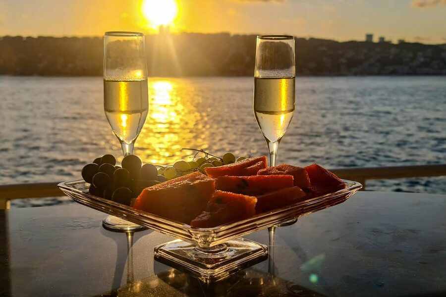 Istanbul: Bosphorus Sunset Cruise with Drinks & Snack - Anadolu Hisarı and the Asian shore