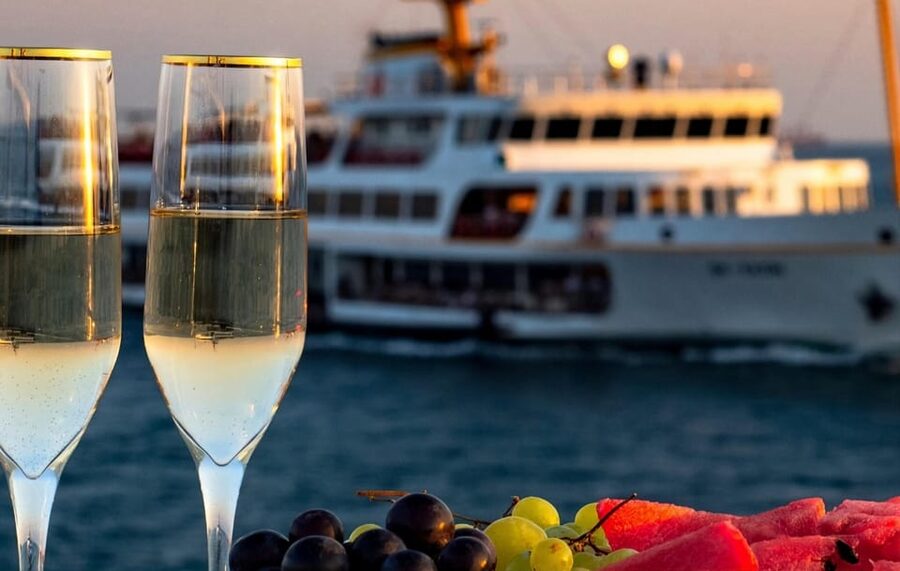 Istanbul: Bosphorus Sunset Cruise with Drinks & Snack - Starting at Kabataş beside Dolmabahçe Palace