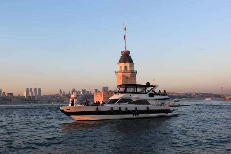 Istanbul: Bosphorus Sunset or Night Yacht Cruise & Transfers - Why a Bosphorus cruise earns a place in your Istanbul plans