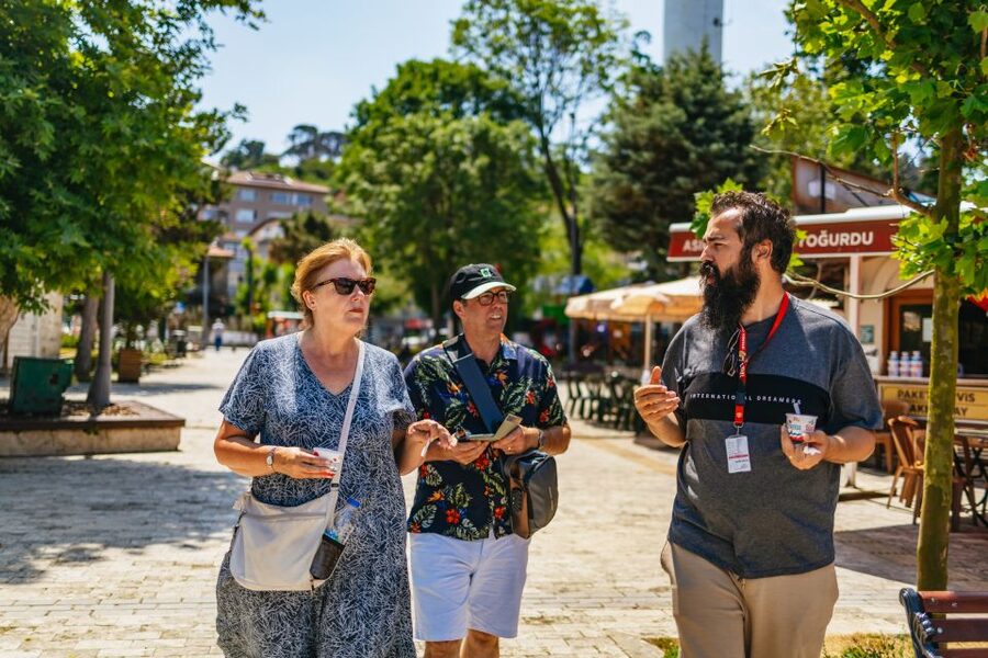Istanbul: Bosphorus Yacht Cruise with Stopover on Asian Side - Kanlica: a short taste of Istanbul’s Asian side