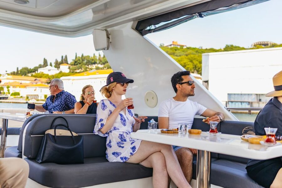 Istanbul: Bosphorus Yacht Cruise with Stopover on Asian Side - A yacht that earns its luxury label