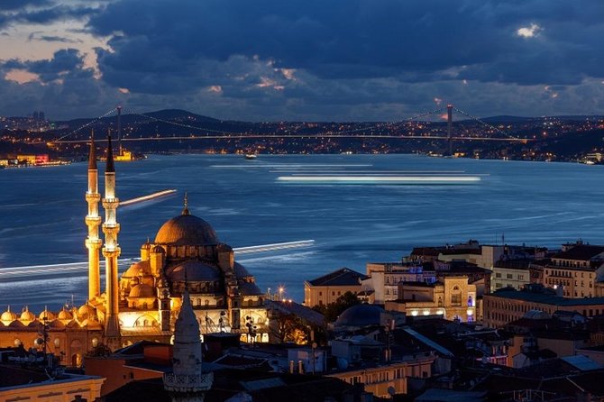 Istanbul by Night: Turkish Dinner and Show - Belly dancing and Anatolian folklore