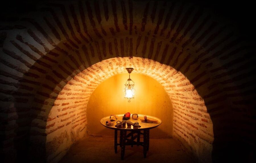 Istanbul: Cagaloglu Hamam Experience - The warm room: let your body adjust