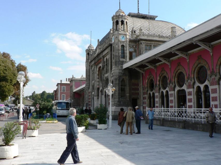 Istanbul: City Highlights Group Tour with Hagia Sophia Entry - Blue Mosque and the rules that shape the visit