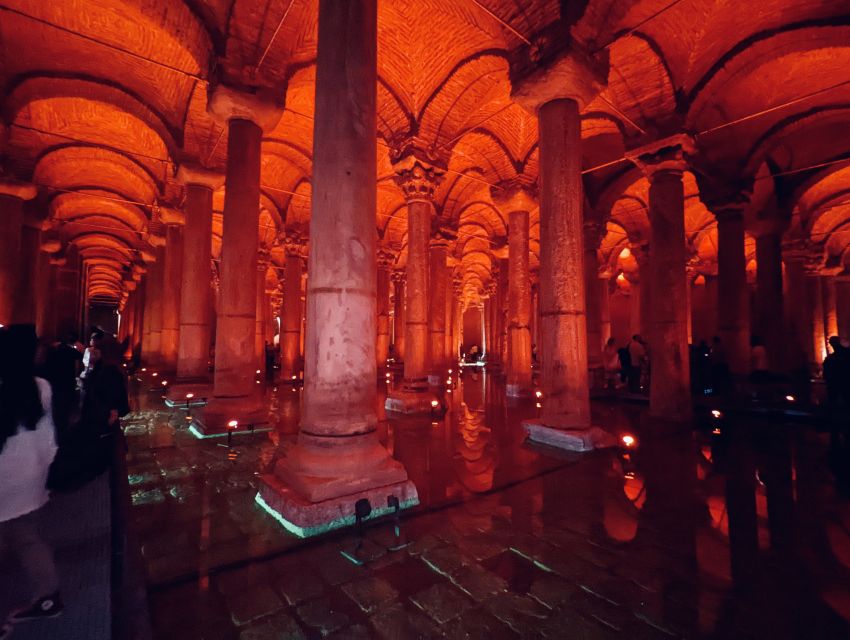 Istanbul: City Highlights Group Tour with Hagia Sophia Entry - Reading the Roman Hippodrome in open air