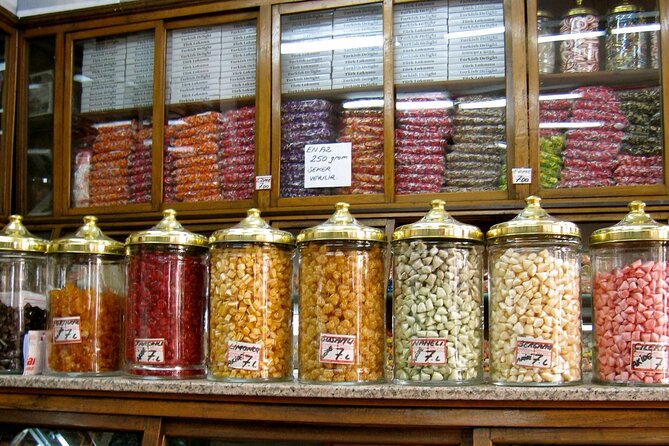 Istanbul Culinary Secrets of the Old City - Starting with tea and breakfast in Fatih