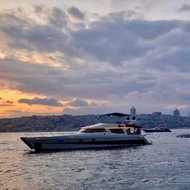 Istanbul: Daytime Bosphorus Yacht Cruise with Fruit & Snacks - Why this two-hour yacht ride works well in Istanbul