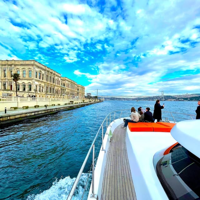 Istanbul: Daytime Bosphorus Yacht Cruise with Fruit & Snacks - Dolmabahçe Mosque and Palace from the water