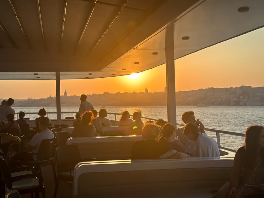 Istanbul: Daytime or Sunset Sightseeing Cruise & Audio Guide - Maiden’s Tower and the Asian shore